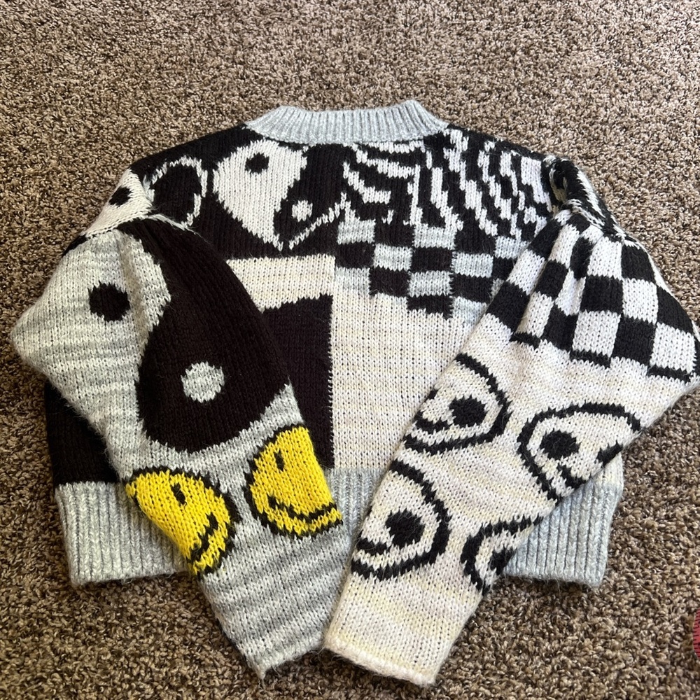 Urban Outfitters Black and Gray Patterned Sweater - Picture 8 of 15